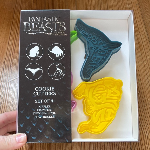 Fantastic Beasts HP Bundle retail $70! - Picture 10 of 16